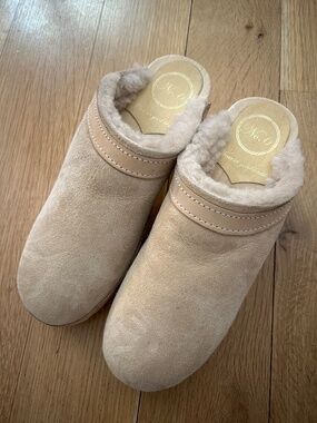 No. 6 Classic Clogs with Shearing 38